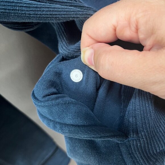 Lululemon Women's‎ Full-Zip Radiant Jacket Size 6 Navy Blue Cotton Blend - Picture 5 of 8